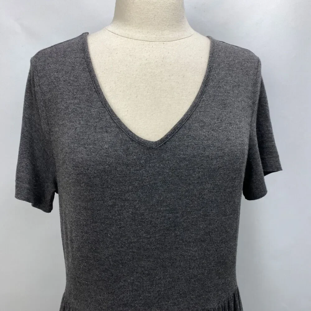 DB Moon Womans Gray Knit Dress Medium Fit N Flare Pockets Boho Peasant Casual